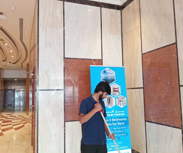 Cleaner cleaning in dubai